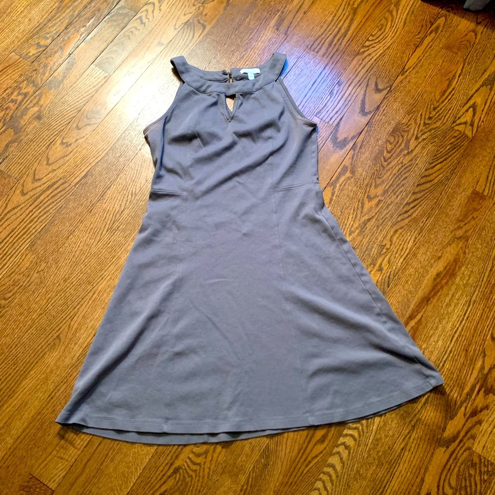 New York & Company Gray Sleeveless Midi Dress